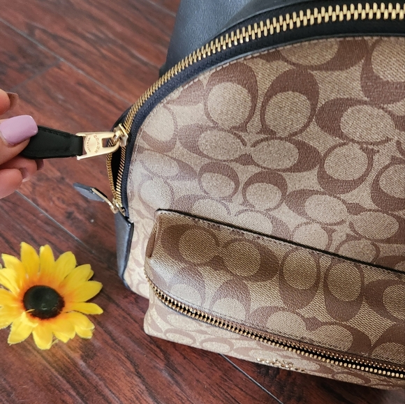 COACH 💥MEDIUM CHARLIE BACKPACK IN SIGNATURE CANVAS - Picture 5 of 8
